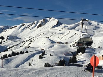 Schnee soweit das Auge reicht: Über 9 Meter Schnee fallen pro Jahr in Damüls.