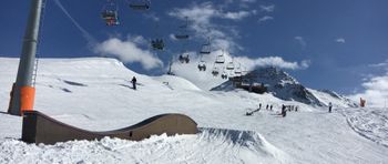 Wellen, Kicker und mehrere Rails gibt es im Funpark unterhalb der Mooserbergbahn.