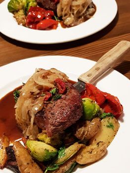 Saftiges Bison-Steak in der Jasper Brewing Company