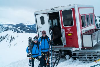 Jochen Schweizer beim Cat-Skiing mit den Park City Powder Cats