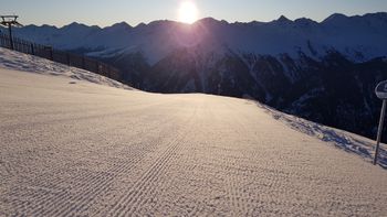 Ein Traum für jeden Skifahrer: Early Bird Skiing in Kappl!
