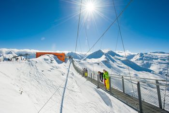 Am Photopoint an der Hängebrücke am Stubnerkogel kannst du tolle Erinnerungsfotos von dir und deinen Freunden knipsen lassen.
