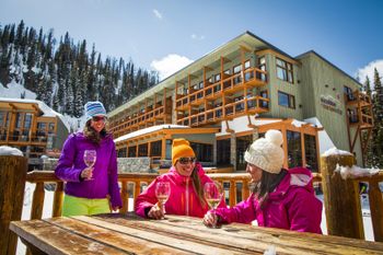 Im Tal können Urlauber den Skitag entspannt ausklingen lassen