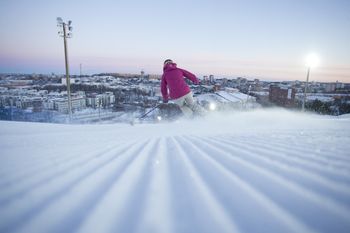 You can ski above the rooftops of Stockholm in the Hammarbybacken ski area.