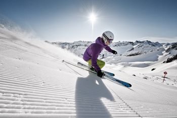 Genieße die bestens präparierten Pisten im Allgäu.