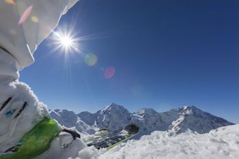 Traumpanorama und schneesichere Pisten erwarten Skifahrer in Sulden am Ortler.