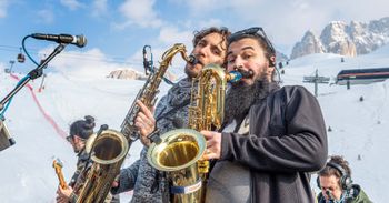 Zehn Bands erwarten dich beim Rock the Dolomites Festival in Gröden.