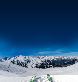 Auf die Piste, fertig, los! Auf Sunweb findest du Hotels und Chalets überall in den Alpen.