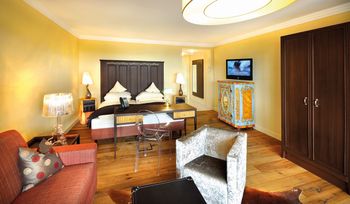 General information about your stay at Wolf Hotels