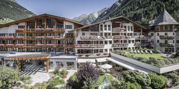 General information about your stay at The Central - Alpine . Luxury . Life