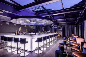 Spektakulär: die Bar LA VUE im obersten Stock.