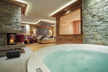 Whirlpool und Sauna im Zimmer
