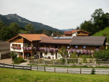 Ferienwohnungen & Zimmer BADHAUS