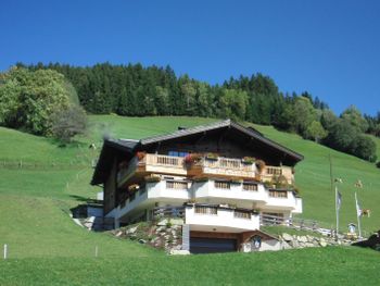 unser Haus im Sommer