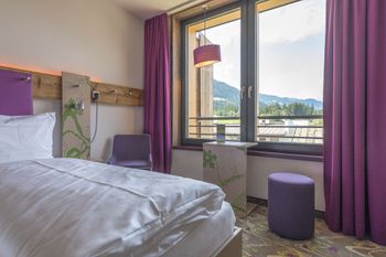 Design-Zimmer mit Panoramafenster