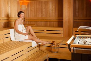 Sport Spa mit Sauna, Dampfbad, Infrarotkabine und Fitness