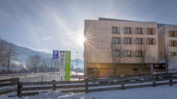 Das Explorer Hotel Zillertal in Kaltenbach im Winter