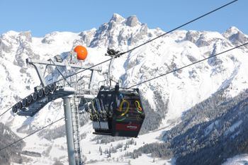 Dorfbahn Rosnerköpfl direkt neben dem Hotel