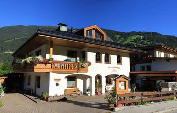 Ferienwohnungen Flörl