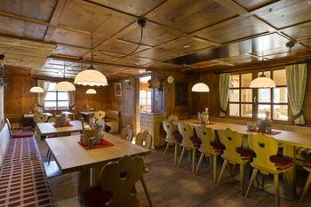 gemütliche Gaststuben im Haus Matschwitz gleich nebenan!