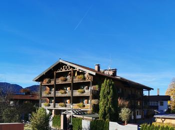 Hausansicht im Oktober