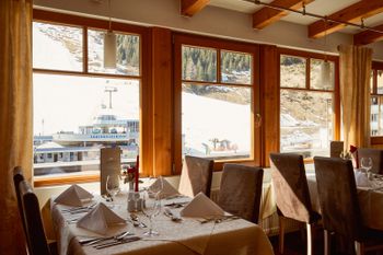 Restaurant im Hotel Enzian.