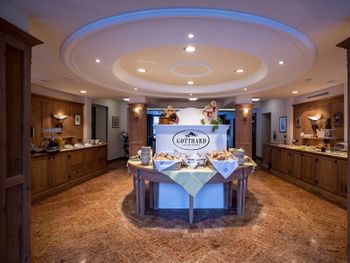 Frühstücken im Gotthard