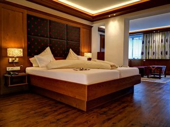 Detaillierte Infos zur Unterkunft Hotel Jagdhaus Monzabon