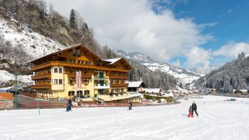 Vorderseite Winter Hotel