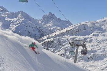 Blaue Piste Nr. 63 oder Skiroute bis zum Hotel