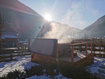 Neuer Hot Whirl Pool im Garten