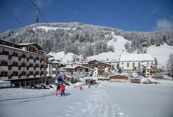 Anfängerschilift neben Landhotel Tirolerhof