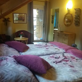 Neues Bett mit Wohlfühlambiete