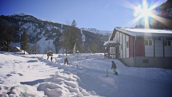 Bei guten Schneeverhältnissen ist die Abfahrt bis zur Unterkunft möglich!
