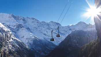 The steepest gondola lift in the world provides a direct connection between the Lauterbrunnen Valley and the mountain village of Mürren.