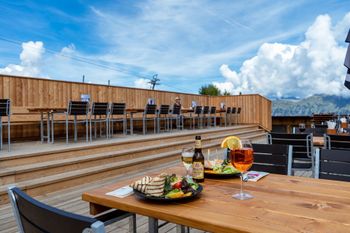 In the ski area, numerous sun terraces invite you to relax—perfect for enjoying the mountain air and recharging your energy.