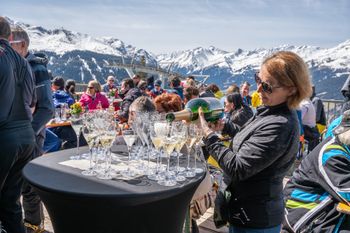 Après-ski with a view in the See ski area.