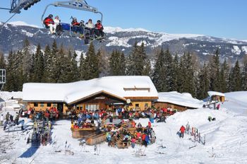 Numerous après ski opportunities ensure a good atmosphere.