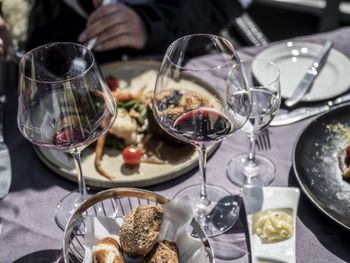 From modern interpretations to traditional and regional cuisine – Ischgl offers award-winning gourmet food for every taste.