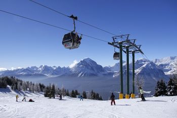 Lake Louise - fabulous ski resort meets divine scenery.