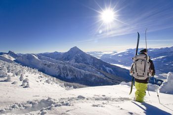 The ski resort in the heart of British Columbia is among Canada´s largest ski resorts and offers winter athletes more than 3.121 acres of groomed and ungroomed trails