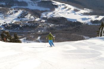 The mountains boast spectacular views.