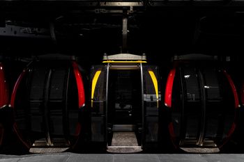 The 8-seater gondolas are spacious and barrier-free.