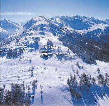 Numerous downhill runs are served by the Veysonnaz gondola.