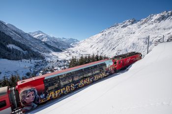 Der Après Ski Zug verkehrt zwischen Andermatt und Disentis.
