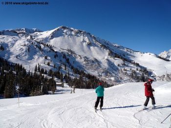 Tolles Panorama und abwechslungsreiche Pisten erwarten euch in Alta.