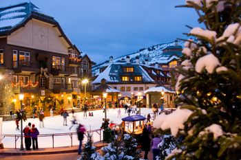 Schlittschuhlaufen im Beaver Creek Village.