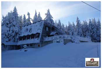 Geisskopfhütte an der Geißkopf-Bergstation.