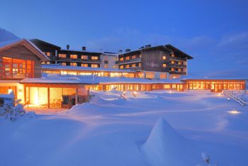 Hoch oben auf der Gerlitzer Alpe kann man sich im Mountain Resort Feuerberg einquartieren.