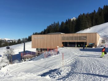 Die in Holz-Architektur gestaltete Bergstation der Mellaubahn.